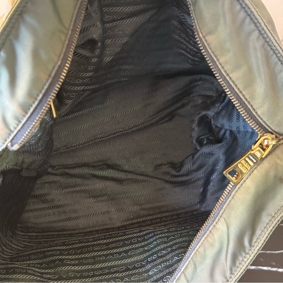 💎GORGEOUS AUTHENTIC PRADA NYLON/ LEATHER TOTE BAG💎 - Picture 9 of 16